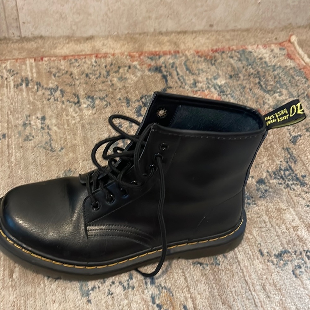 Combat boots